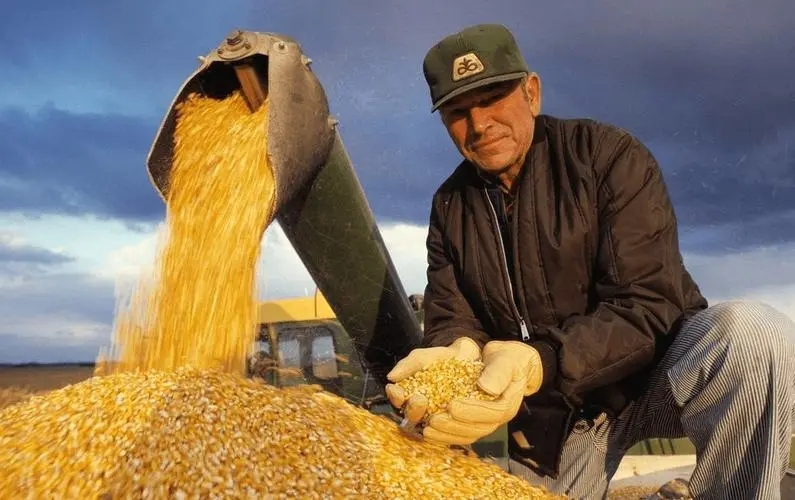 俄开放海参崴24小时，中国取消83万吨美国订单，拜登的时间不多了