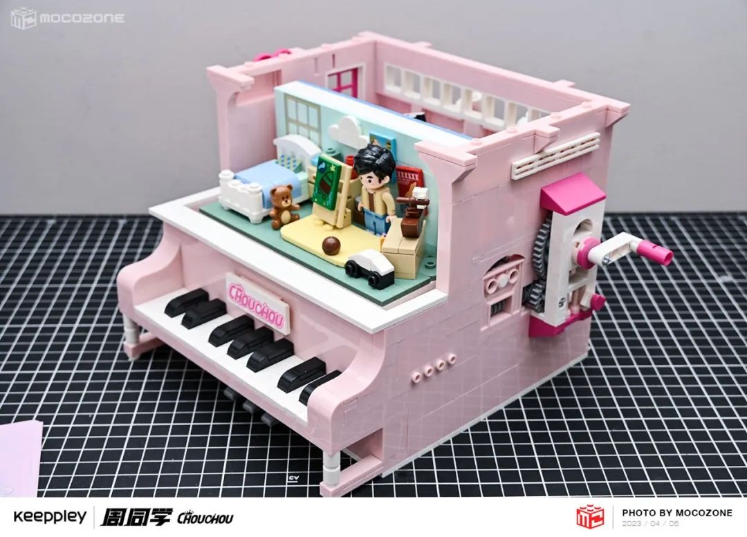 【积木测评】旋转的场景变换！周杰伦首款积木套装很有趣