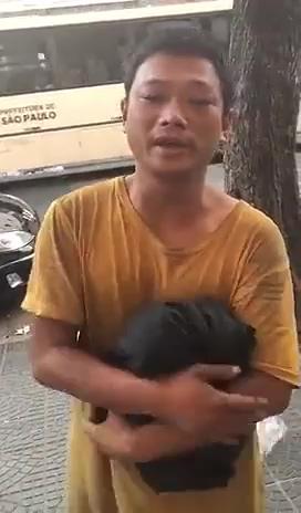 四川小伙在国外要饭完整视频,在巴西流浪的四川小伙