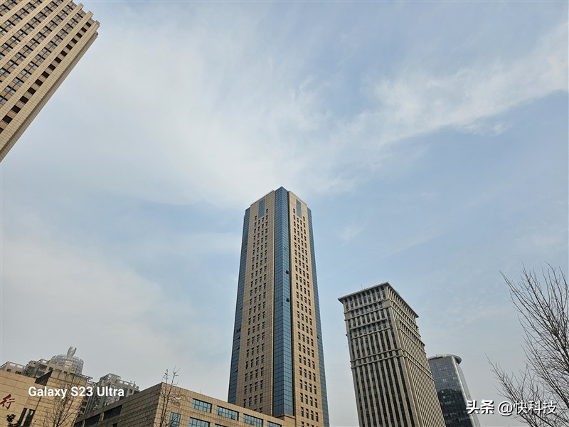三星galaxys23ultra超大屏,三星galaxys23ultra打游戏分屏