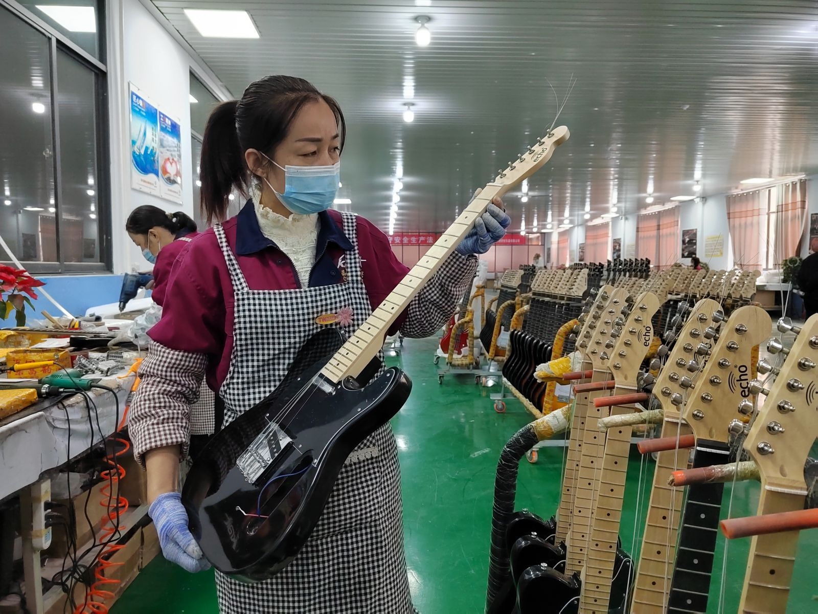 山东手造｜“乐器小镇”奏新章，鄌郚吉他在消费升级中显魅力