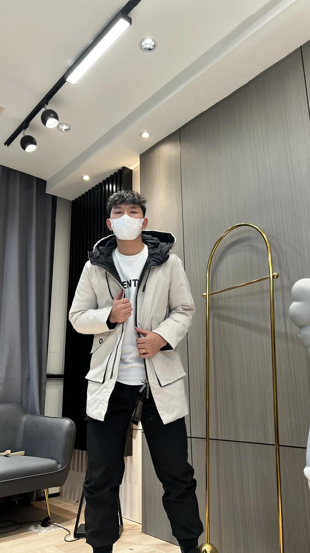 jeep男士中长款羽绒服,男士最新亮面羽绒服