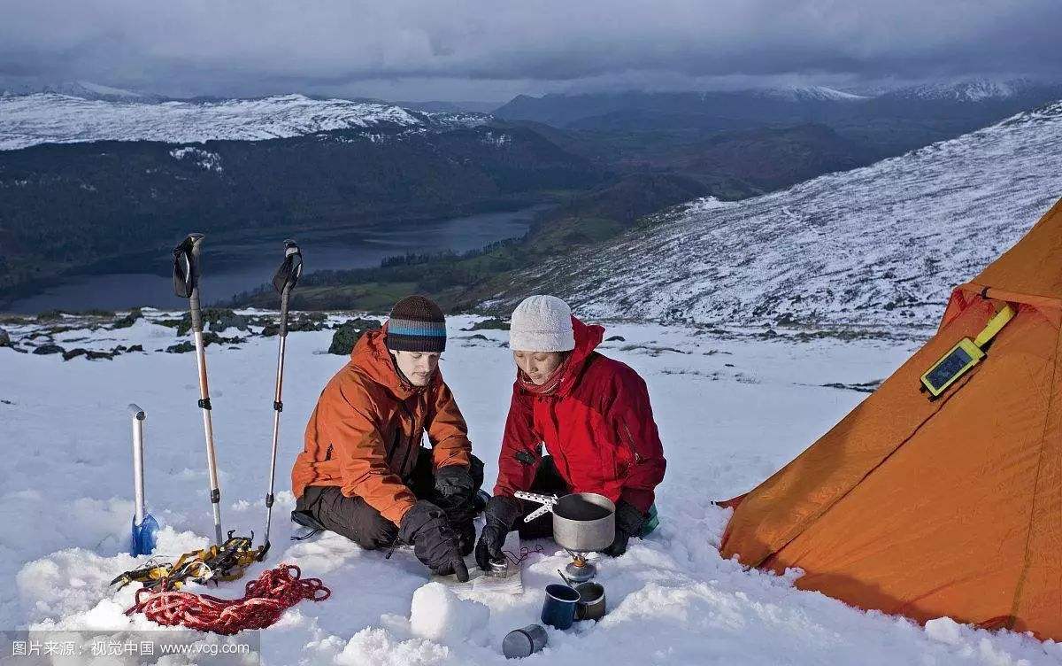 冰天雪地简易帐篷,冰天雪地帐篷野外露营