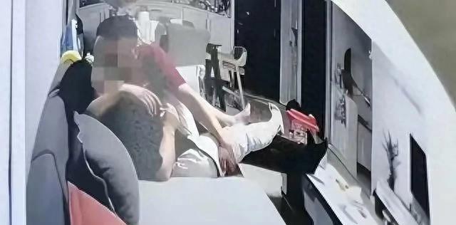 女教师欺骗黑人，说他不能再这么做了！淫秽视频曝光，外国崇拜！