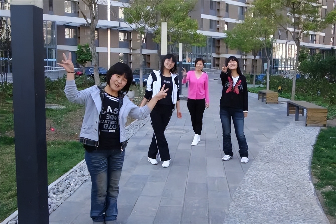 女生初中辍学打工到香港读博,从小辍学后去香港读博