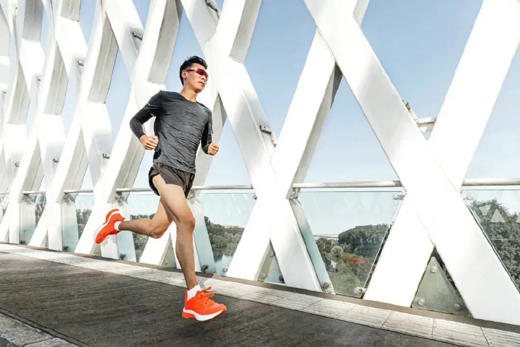 匹克up302.0测评,匹克碳板跑鞋up302.0