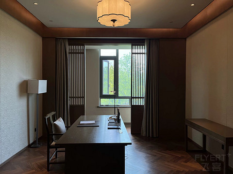 鍒濆涔嬫梾榛勯噾娴峰哺,鍒濆涔嬫梾