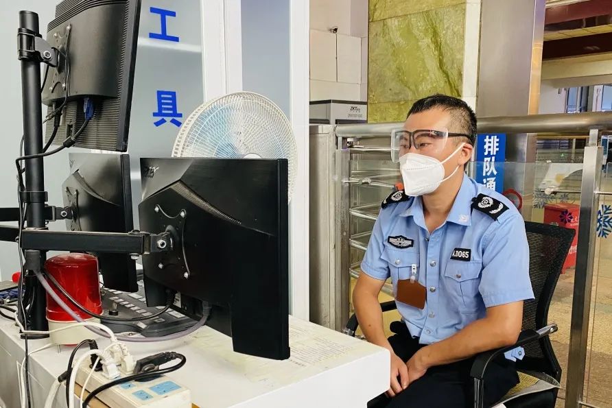 大一新生买学生票需要带什么,大学生买学生票检票要带学生证吗