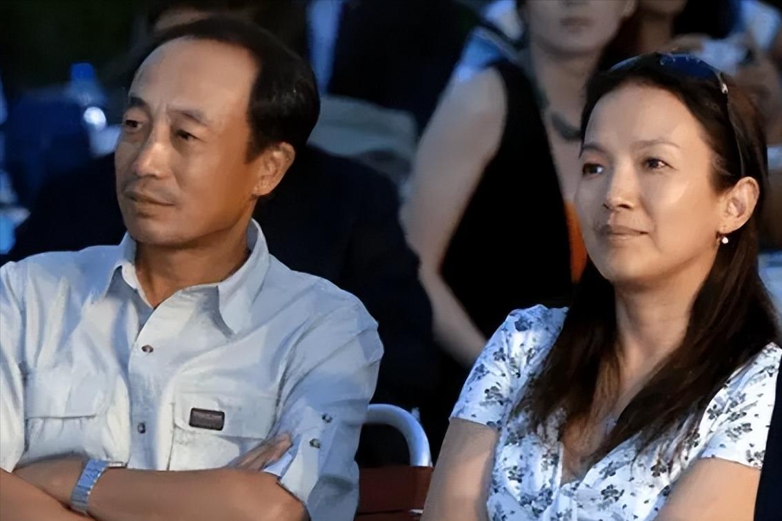 8位晚年移居国外的老牌明星,年轻出国享受晚年回国养老的明星