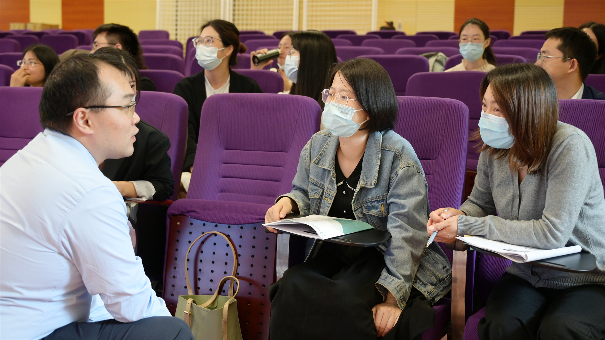 华美教育封闭式,华美教育培训中心