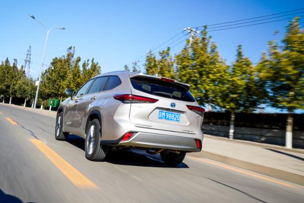 汉兰达混动与纯油版测试,试驾全新混动汉兰达