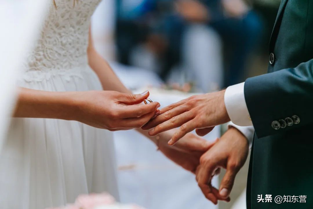 谈恋爱变傻是怎么回事,谈恋爱真的会变傻吗