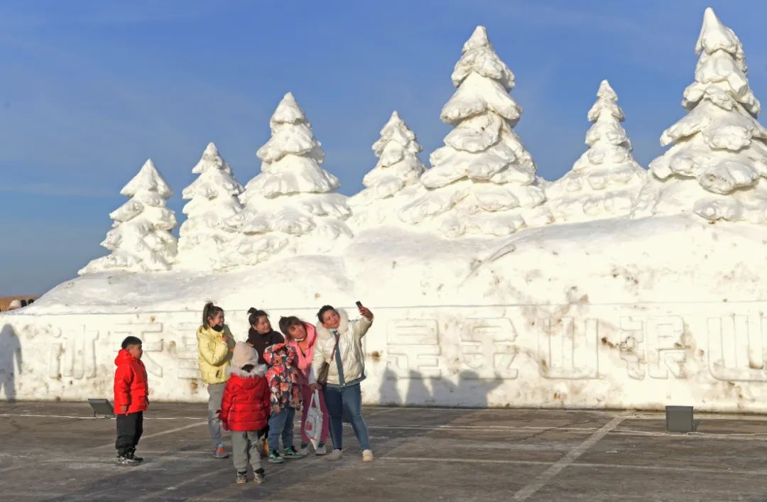 赛马场冰雪嘉年华,舞狮群狮表演比赛