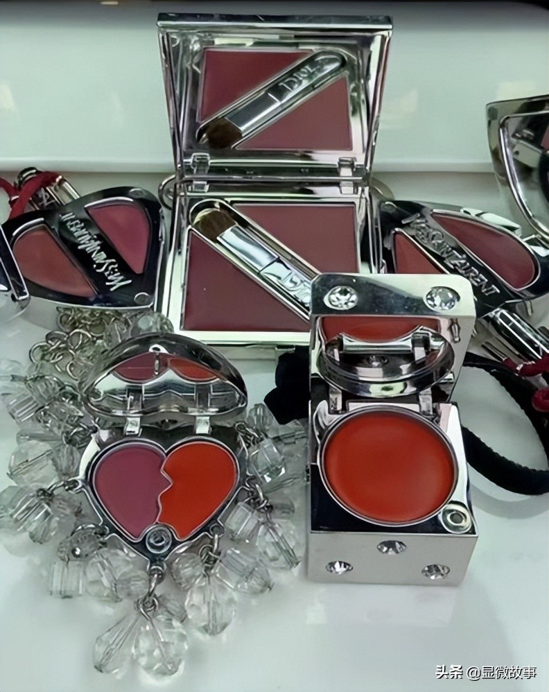 当年轻人买不起新口红，有一群人修复彩妆月入过万