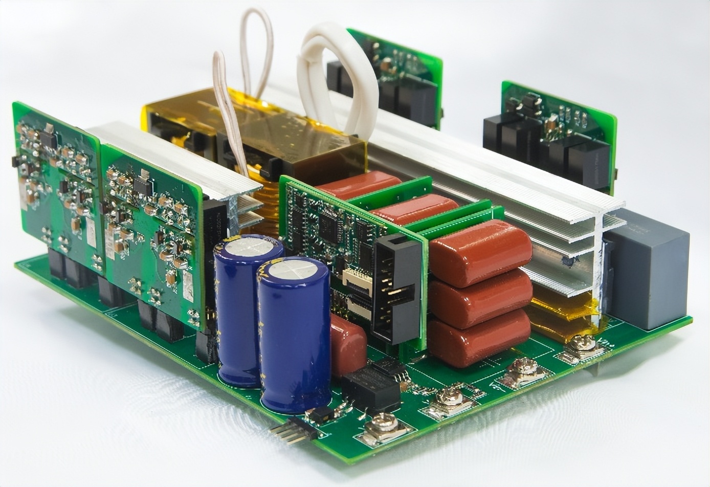 中南大学新材料发明,中南院青年科技创新与实践