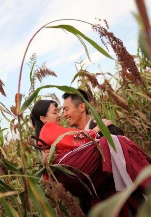 余占鳌真的是莫言的爷爷吗,莫言小说红高粱余占鳌结局