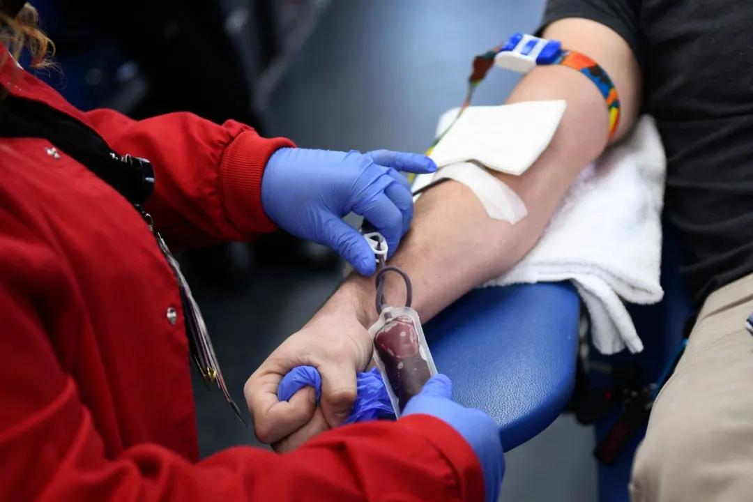 美国输往全球的血，竟然是这些人偷偷捐的？