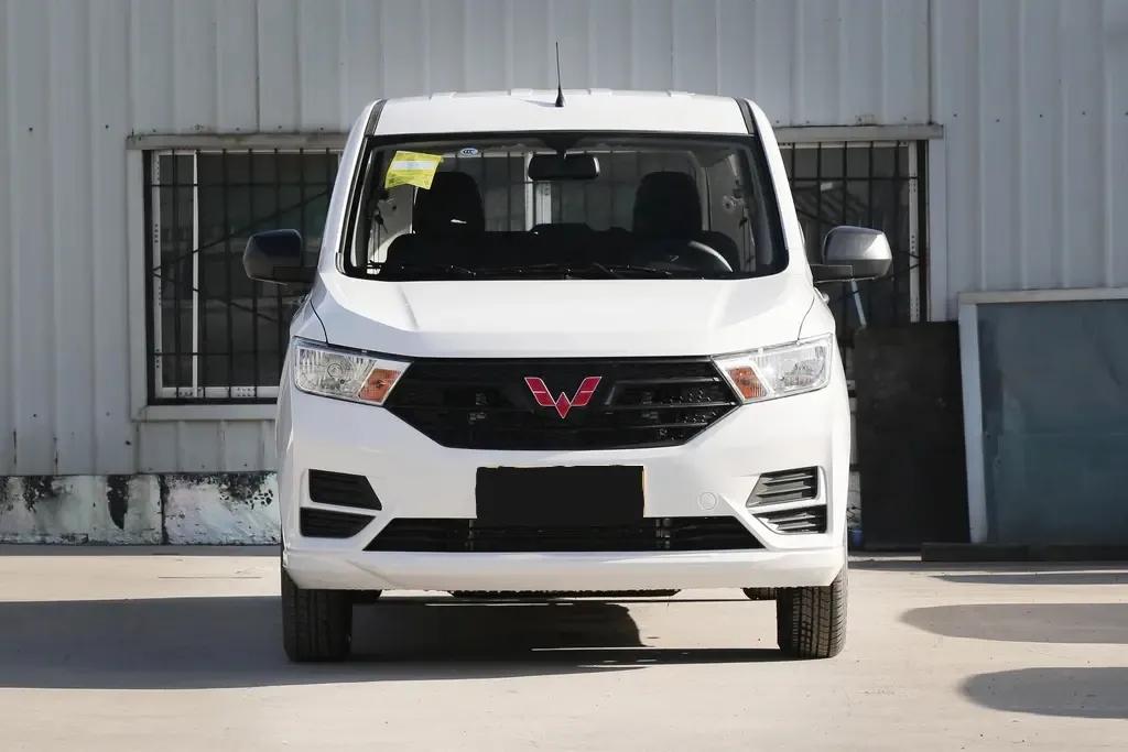 2017年五菱宏光面包车值多少钱,五菱宏光小型面包车最新报价图