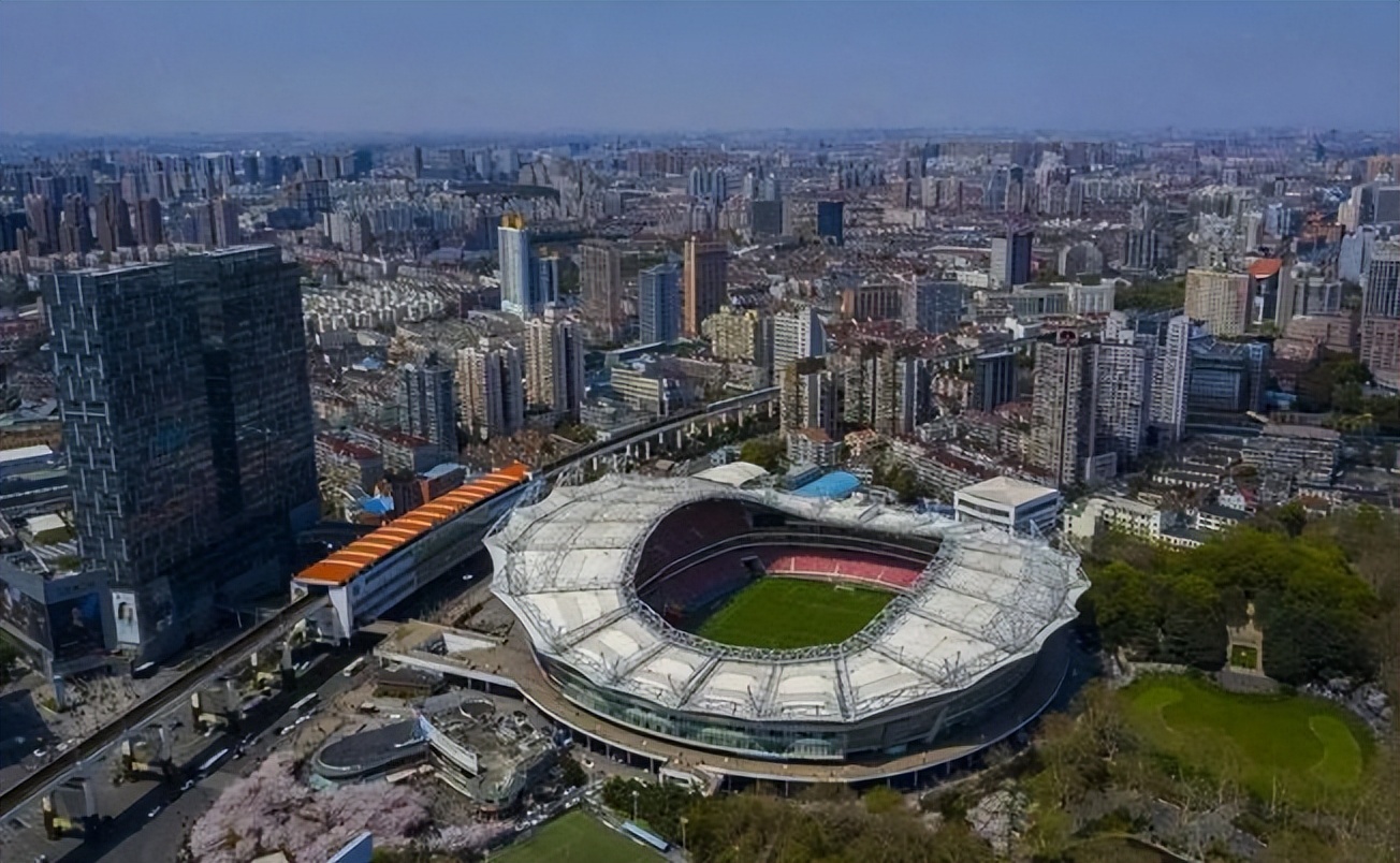 “转移兵工厂”|百年足球俱乐部产业振兴带动区域升级的城市更新