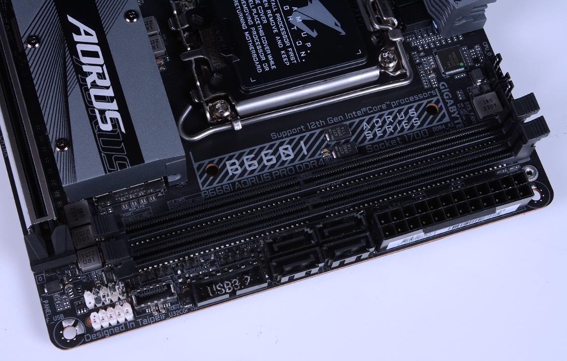 5000元itx主机加便携显示器,能吊打万元笔记本的itx主机