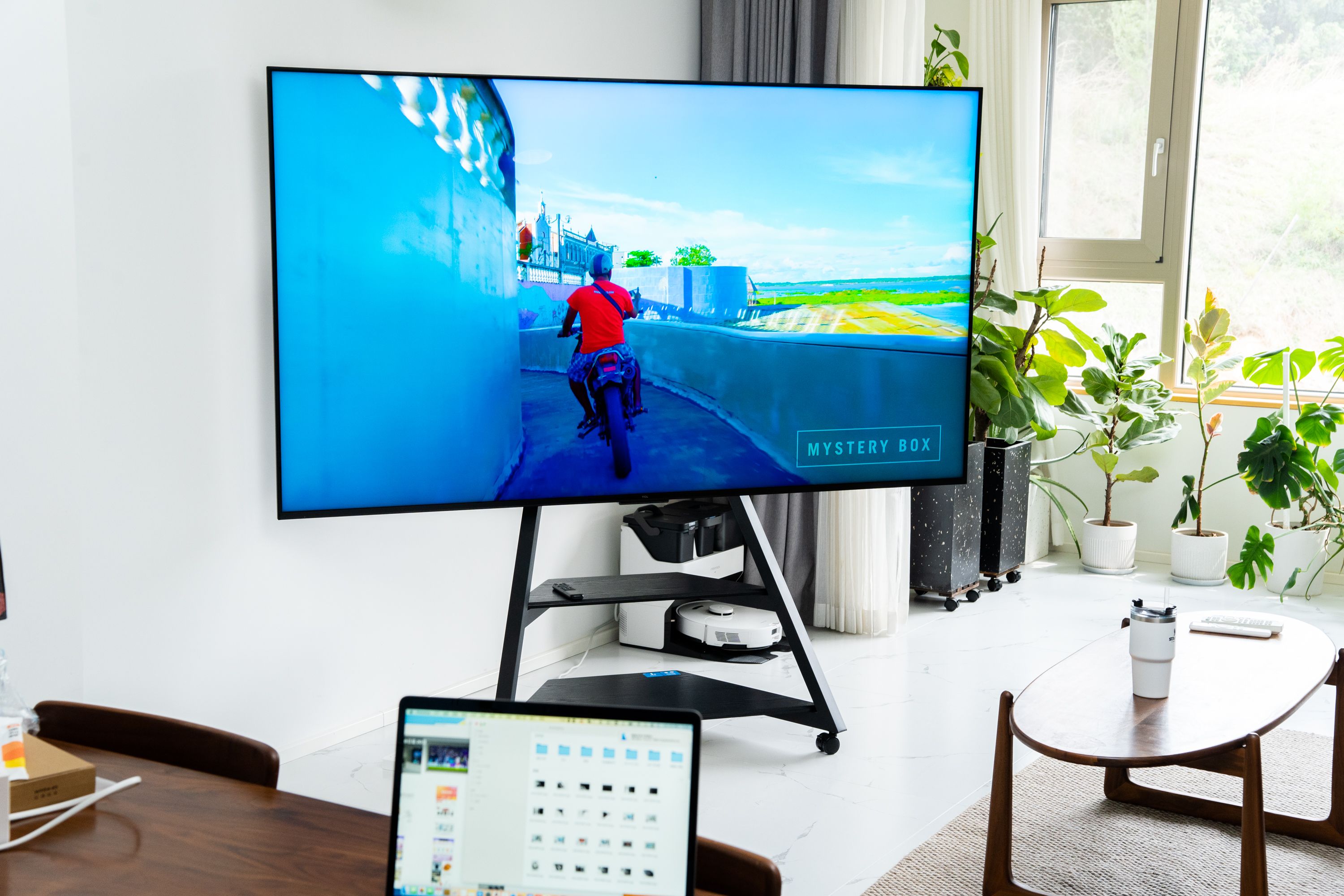 客厅要不要装电视机支架,客厅嵌入式电视支架选择