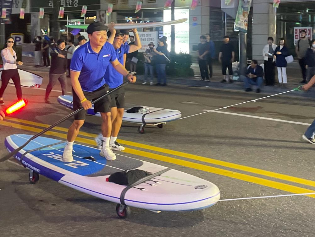 网红曝光韩国端午活动现场！大量使用汉字不伦不类，场面简陋可笑