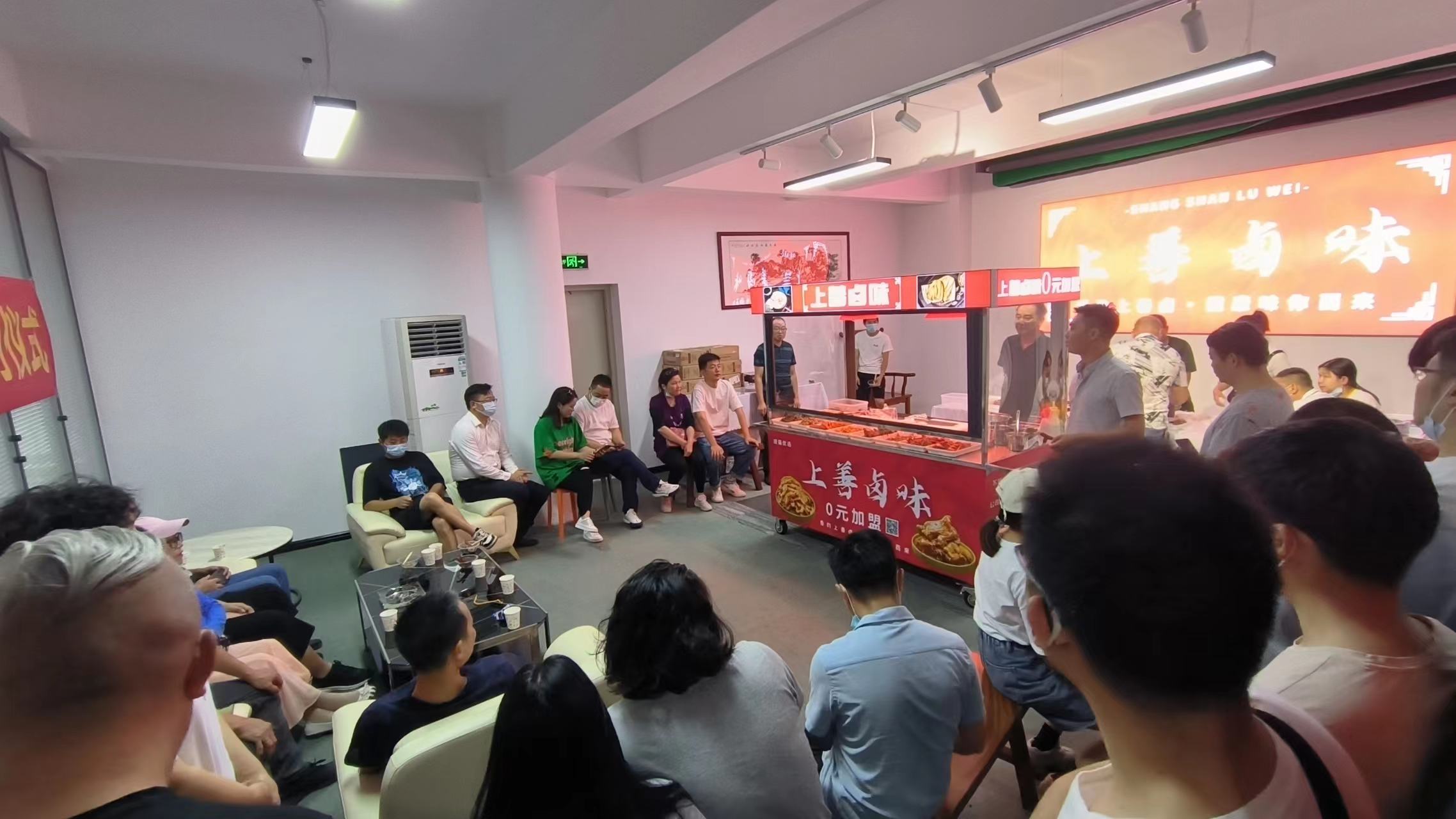 一家卤味熟食店一年有多少利润,开卤味熟食店开店费用大概多少钱