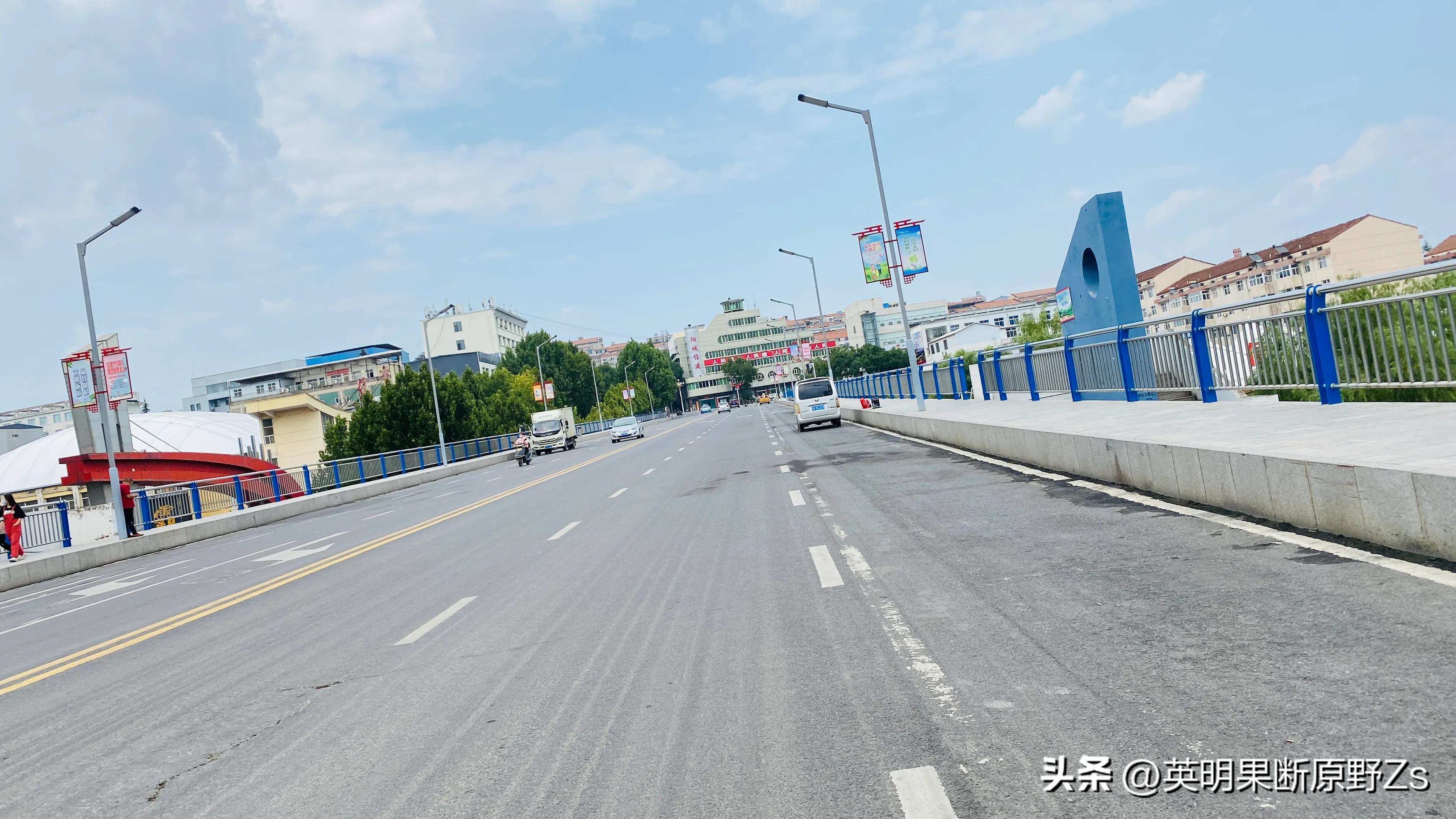 一天挣不到100块钱,1个小时300块钱你会去挣吗