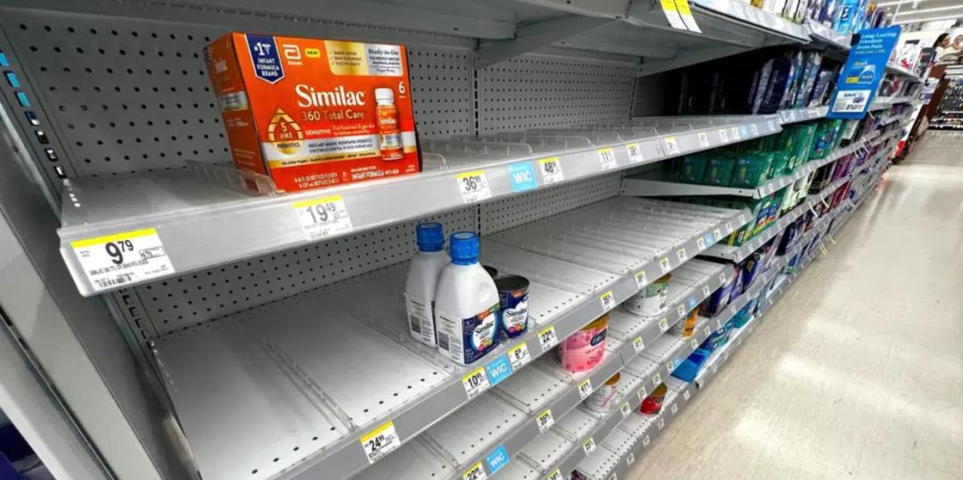 美国奶荒惊动白宫！妈妈疑偷奶被警察追赶致娃身亡：庆幸长在中国