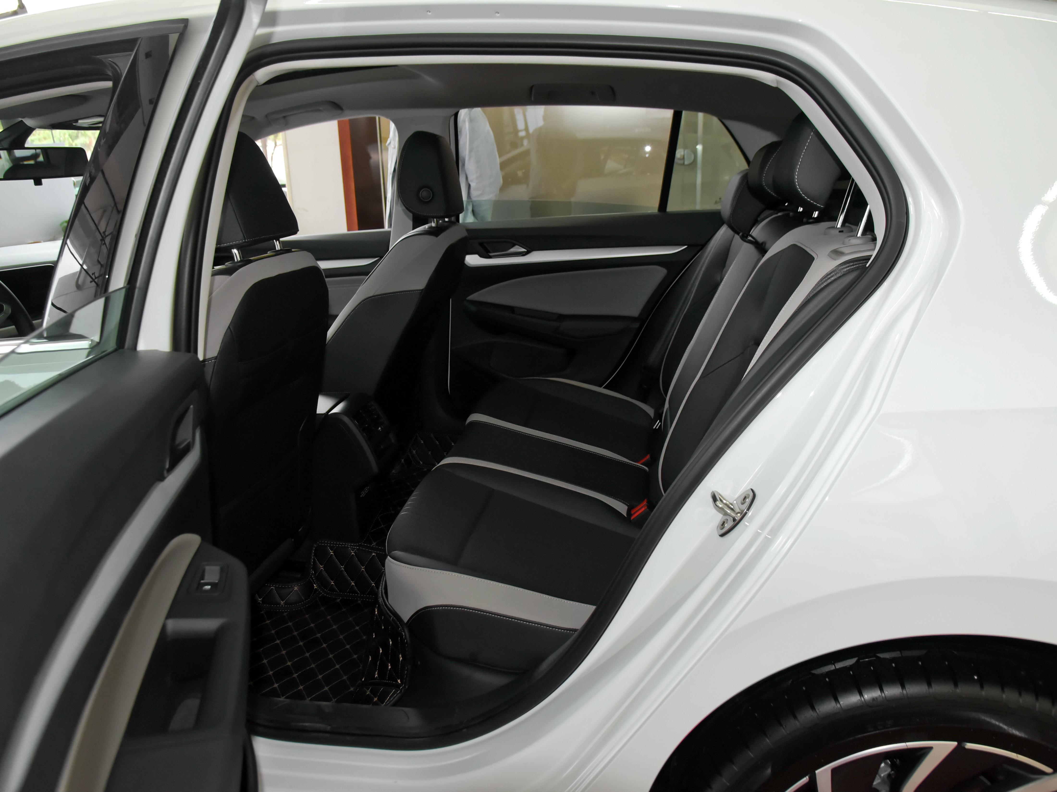 大众高尔夫价格表最新款,大众新款高尔夫低配价格