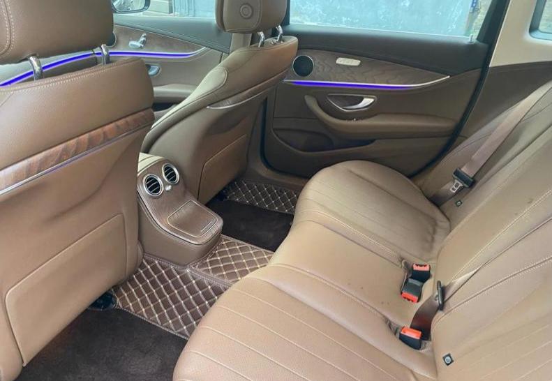 奔驰E级：从加价2万到降幅6.51万，30天卖了13560辆