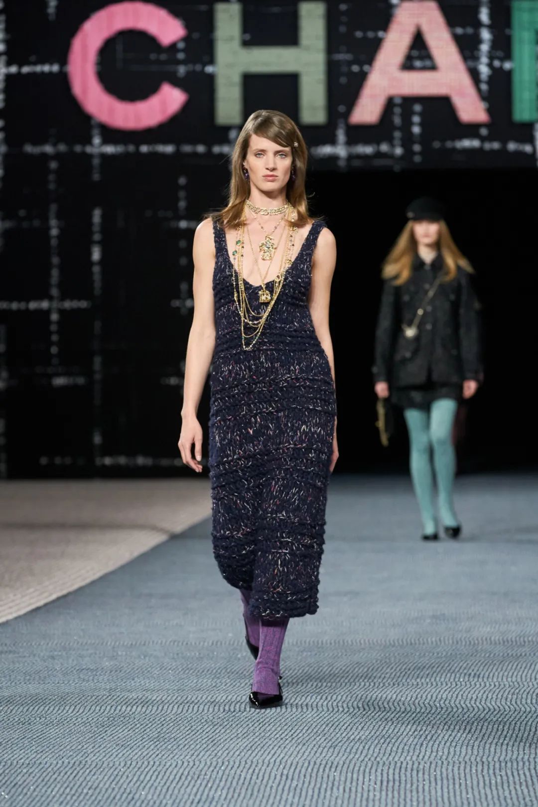 香奈儿2021春夏时装秀面料,香奈儿2022秋冬时装秀舞台分析