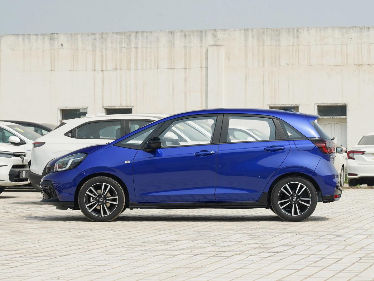 新车推荐5-8万本田飞度,本田第四代飞度顶配配置介绍视频