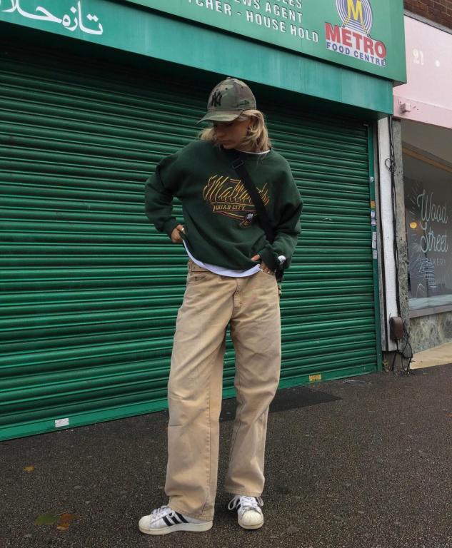 基础款连帽卫衣这样搭配更有level,今年的卫衣都有什么新款