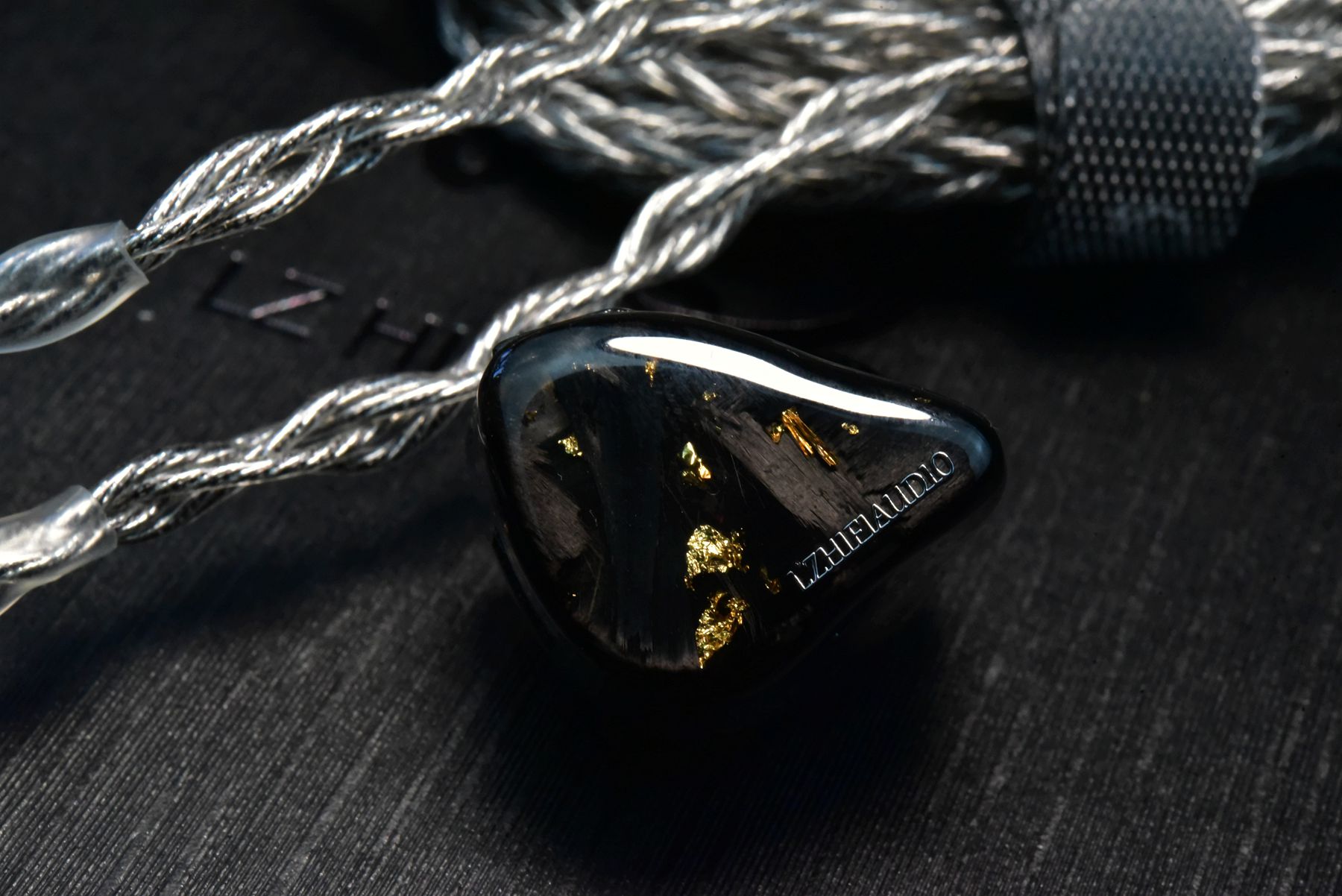 像河南菜一样做耳机!出自广西人之手的LZAX圈铁静瓷9单元试听