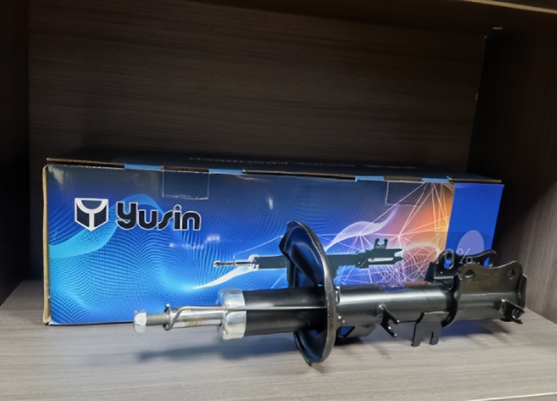 减震器顶胶是什么,减震器顶胶是铁的