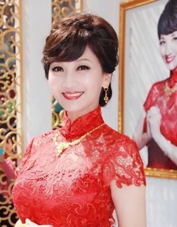 “十位”穿旗袍的女星，她们集温柔、妩媚、性感、撩人于一身！