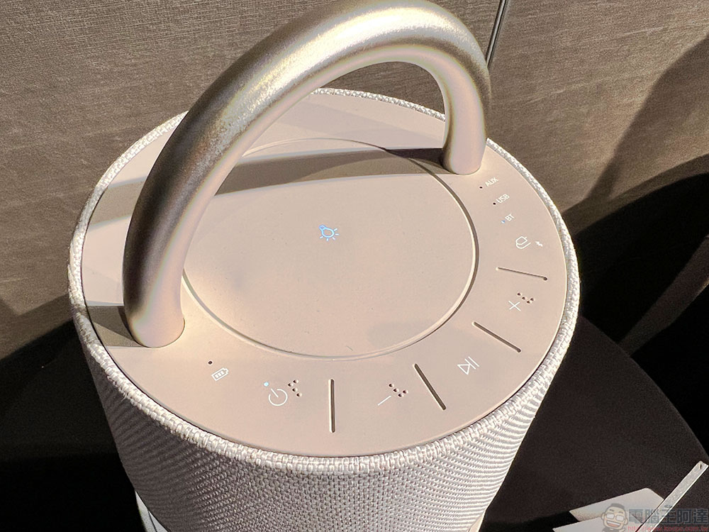 音箱上的蓝牙和wifi连接哪个好,怎样把蓝牙音响调成wifi模式