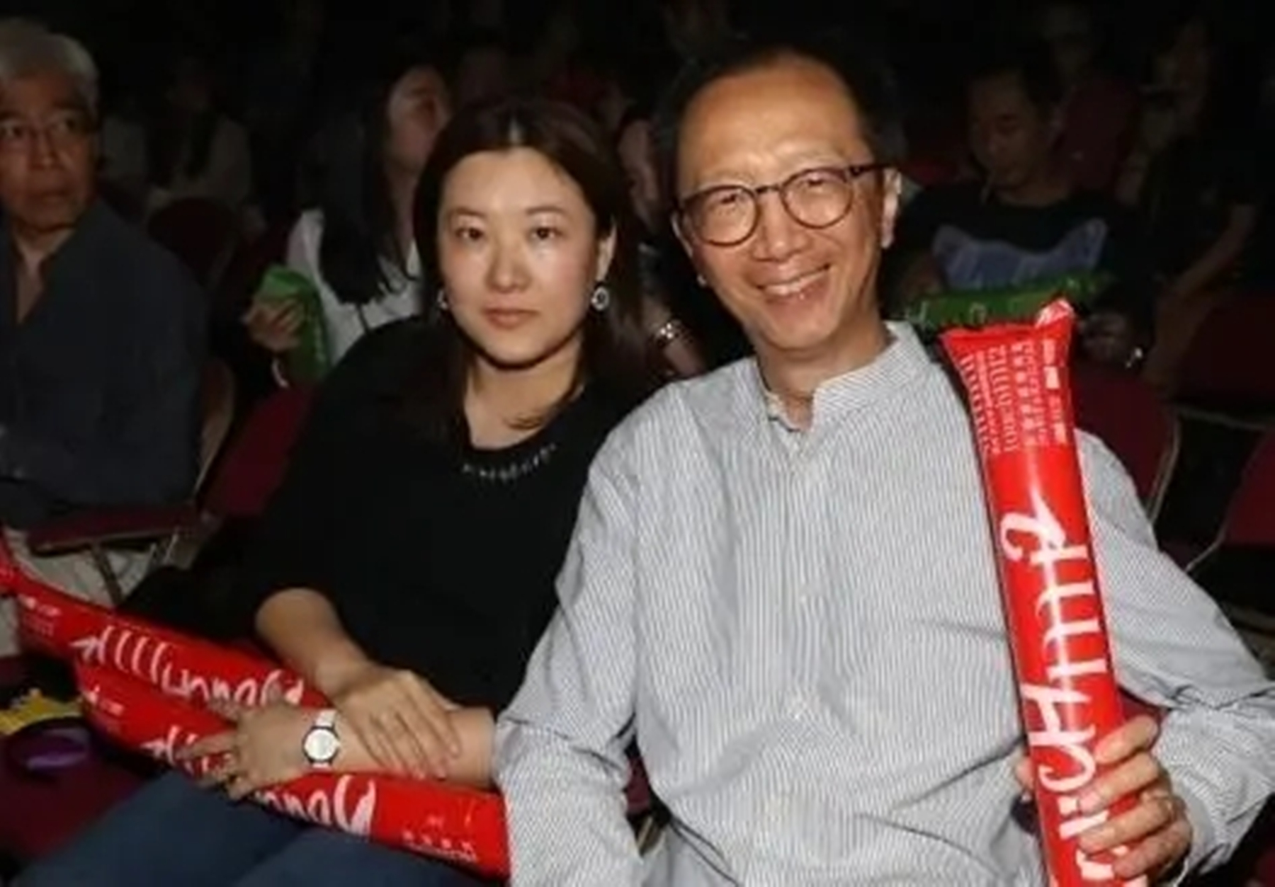 香港“财神爷”梁锦松：为香港狂赚3万亿，花100亿为妻子买医院