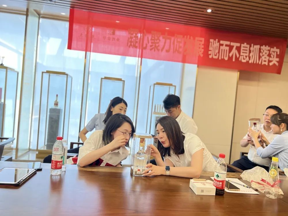 品质为基文化铸魂——华鼎酒业五粮液专卖店培训活动圆满结束