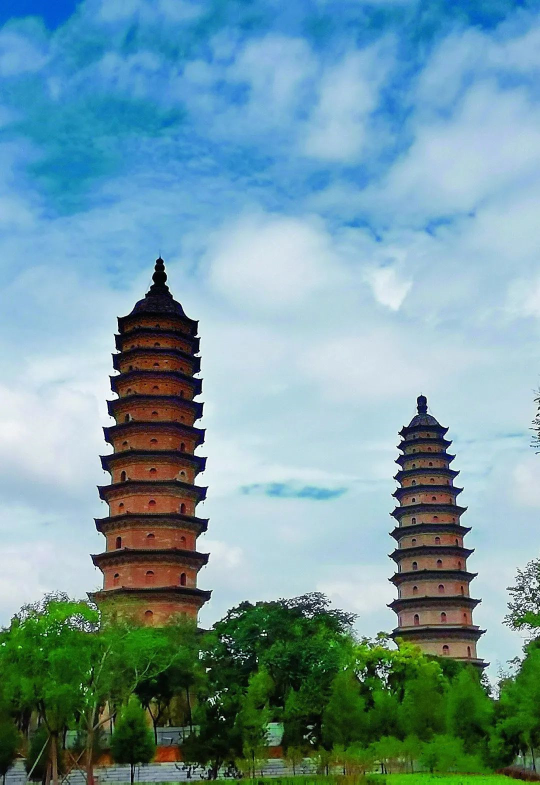 太原市双塔凌霄,双塔凌霄是什么