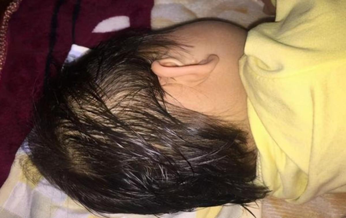 天气热宝宝睡觉容易出汗怎么办,热天宝宝睡觉头老是出汗