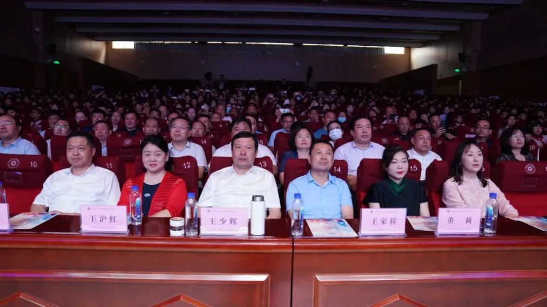 凤凰湖小学才艺大赛一等奖,莲湖小学才艺大赛一等奖