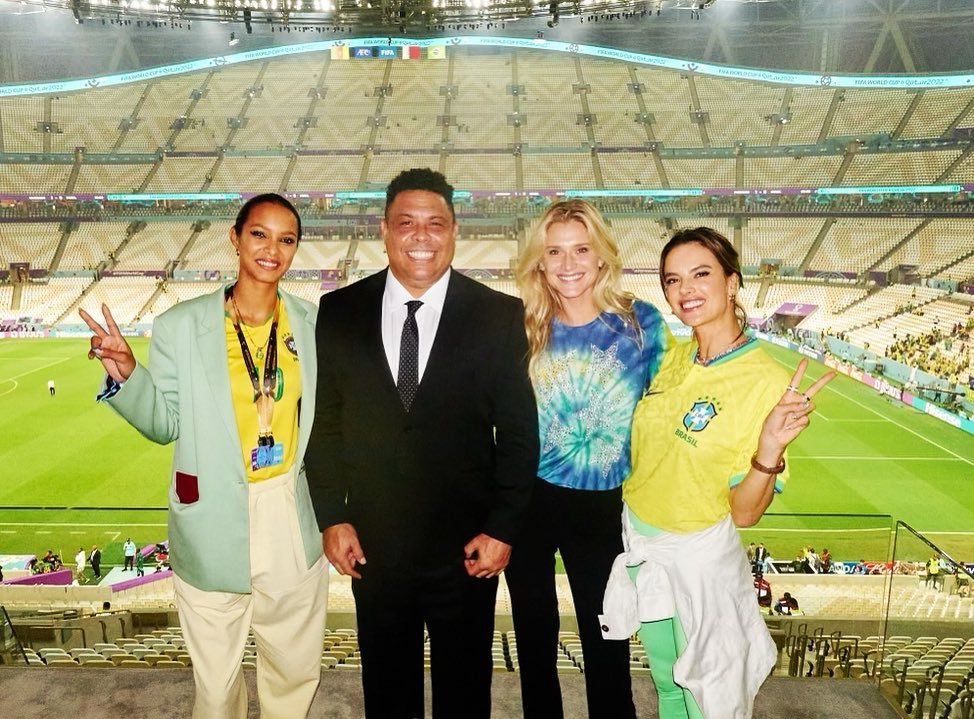 巴西超模aa维密秀,看欧洲杯球赛穿搭