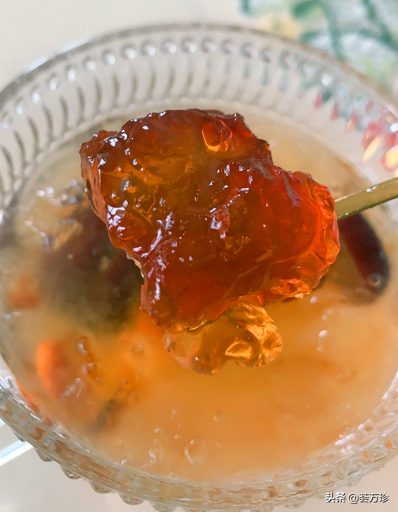 雪燕皂角米桃胶甜品的做法,皂角米桃胶雪燕减脂早餐搭配