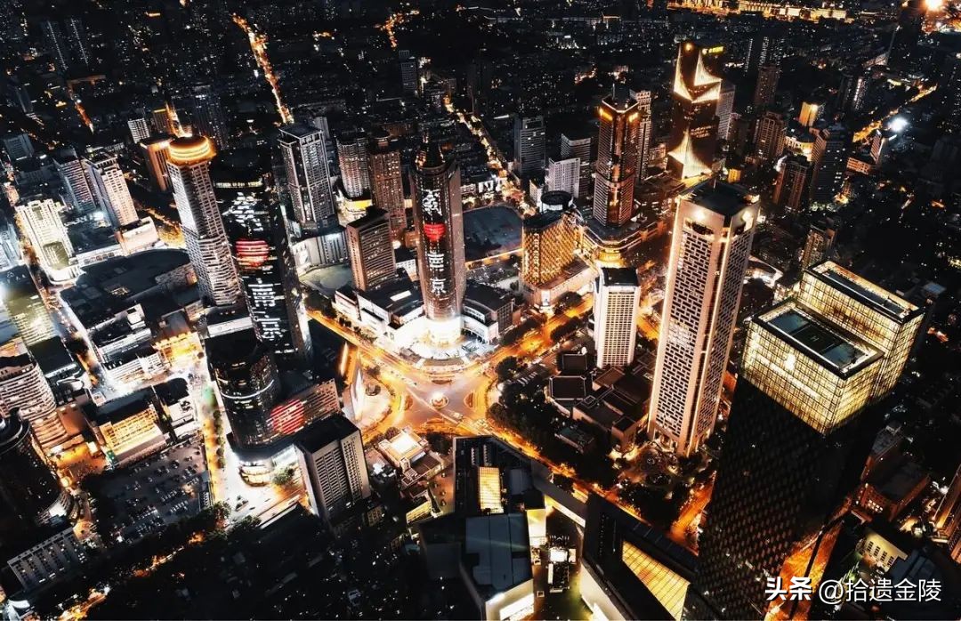 南京新街口有几个门,南京新百在新街口哪个出口