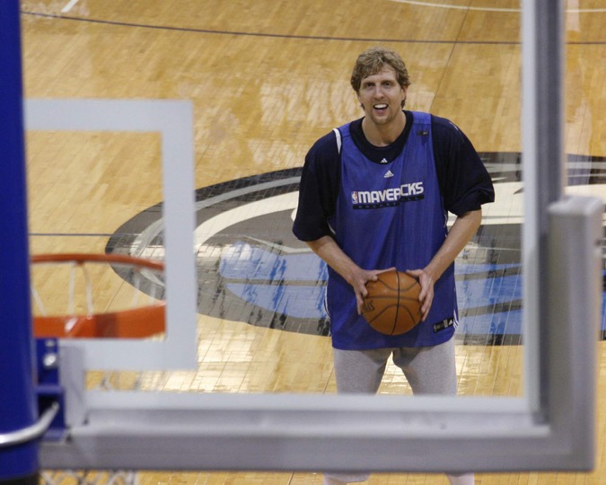 德克诺维茨基进球视频,德克诺维茨基单核带队