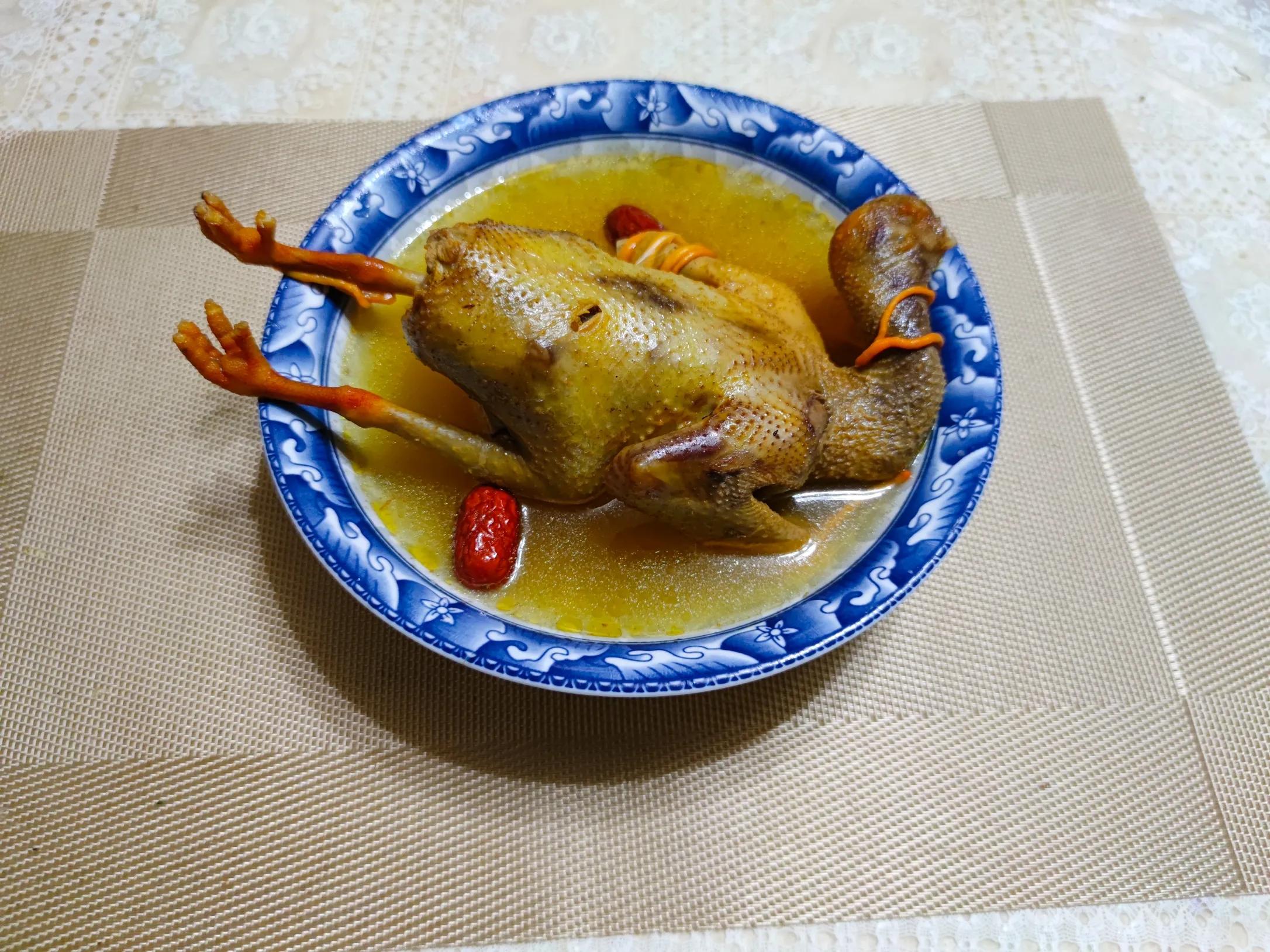 “一鸽胜九鸡”，杀鸽子到底用不用放血？鸽子该如何处理才美味？