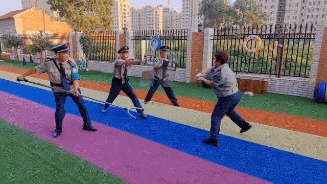 神回复：老鼠贴粘到的，吃了不会犯法吧？网友：自首，争取死缓