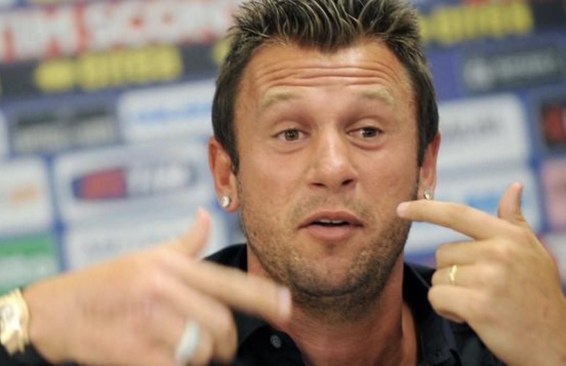 c罗被嘲讽之后霸气回击名场面,卡萨诺发文批评C罗